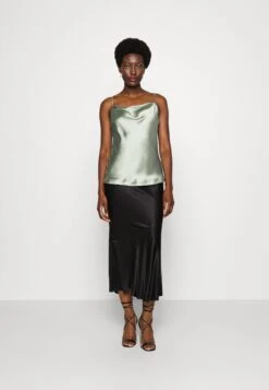 Prima pagina -Anna Field 2c2190cd2a414281a63eb4d88adbda56