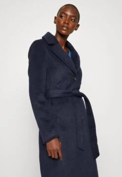 Cappotto ClassicoDark Blue Donna Cappotti ANH21U009-K11 -Anna Field 30ccc19c08a748429c66c70a87347ac4