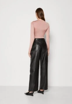 Anna Field Maglietta A Manica LungaRose Gold-Coloured Donna T-shirt E Top AN621D1A4-F11 13 Anna Field Maglietta A Manica LungaRose Gold-Coloured Donna T-shirt E Top AN621D1A4-F11 -Anna Field 6f5a3fb81681484fb7cba444a676384d