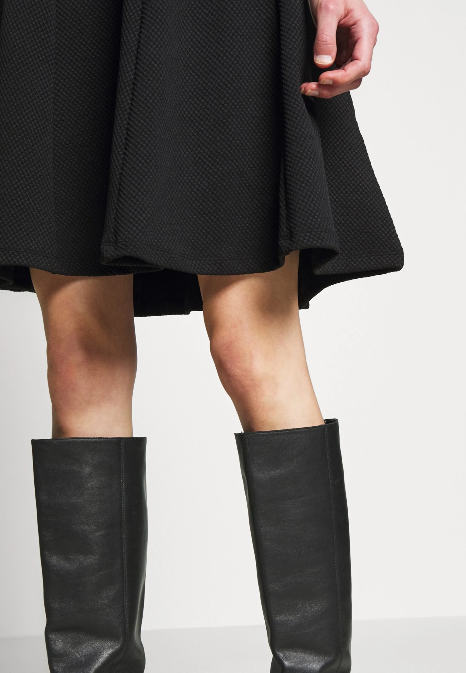 Anna Field Basic Mini A-Line Skirt - Minigonna - Black 7 Anna Field Basic Mini A-Line Skirt - Minigonna - Black - immagine 5