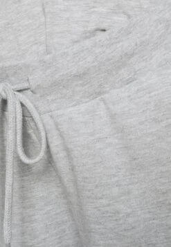 Slim Fit JoggersOverbumpPantaloni SportiviLight Grey Donna Pantaloni EX429B00N-C11 -Anna Field bdcb41bafe3945bd95f8e6c593930596