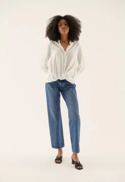 Prima pagina -Anna Field f41be14d35e94b88afc03bd00a925b34