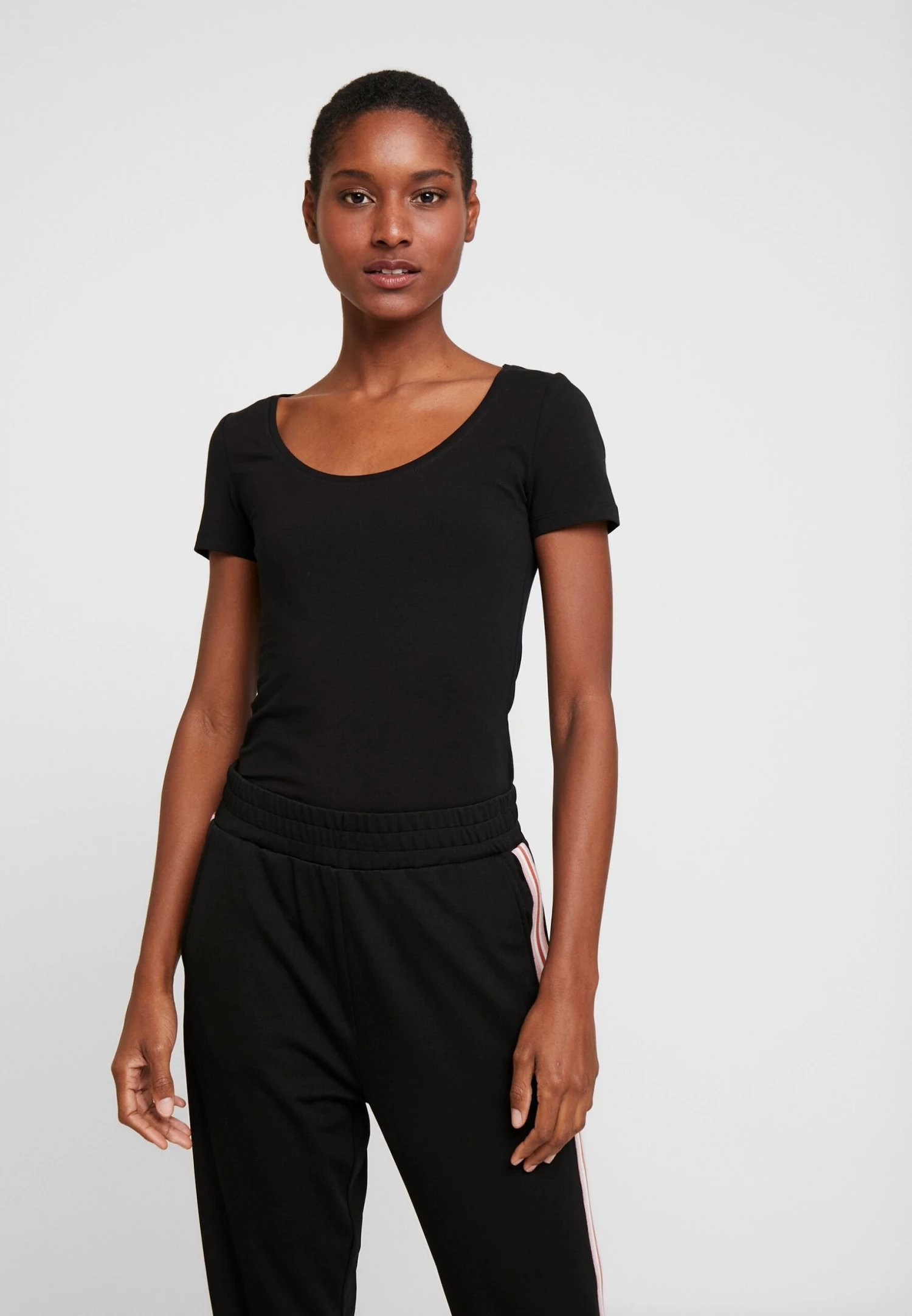 Anna Field 2 Pack T-Shirt BasicBlack/White Donna T-shirt E Top AN621D0Q1-Q12 5 Anna Field 2 Pack T-Shirt BasicBlack/White Donna T-shirt E Top AN621D0Q1-Q12 - immagine 3